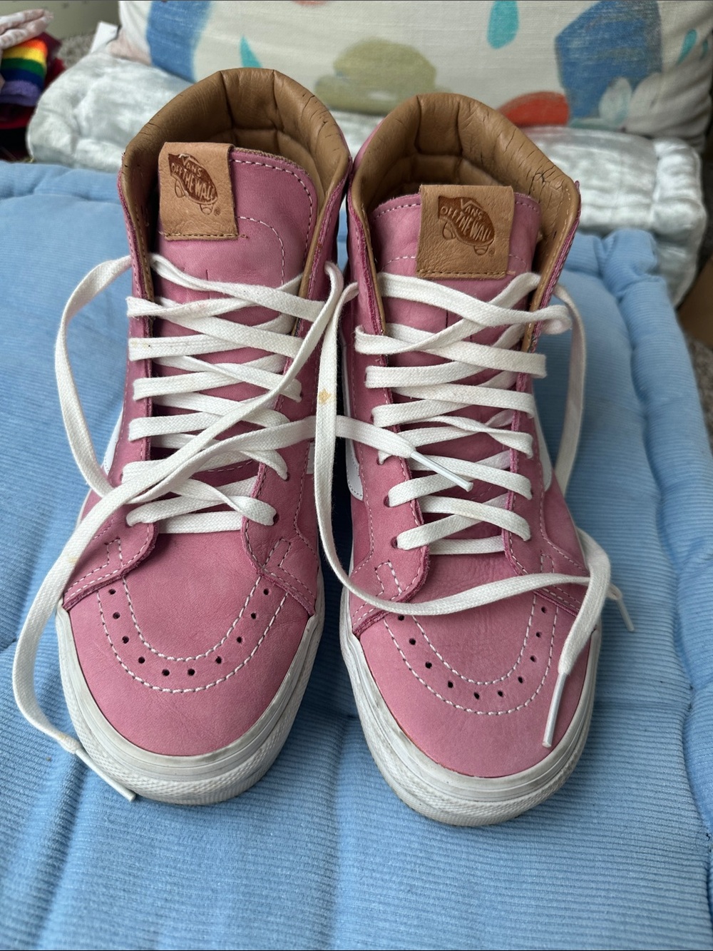 Vans SK8-Hi Reissue CA in color Fuxia (pink)